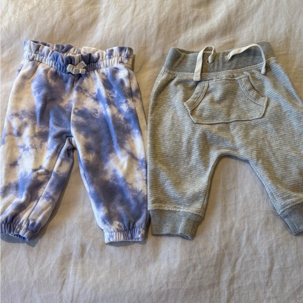 2 pairs Baby Gap 3-6 month sweatpants: tie dye & gray. Soft. Perfect condition